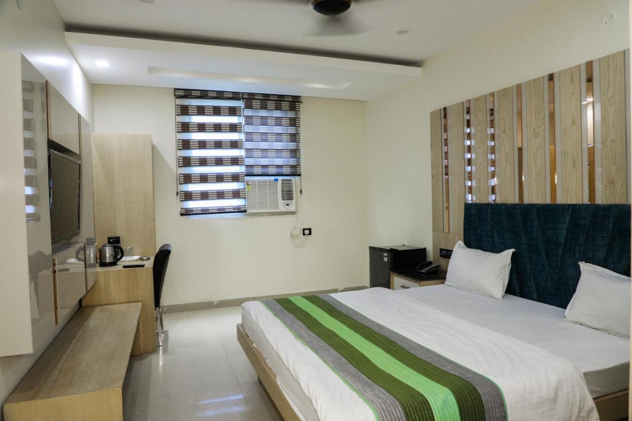 Hotel Vanson Villa - Near Connaught Place Nueva Delhi Exterior foto